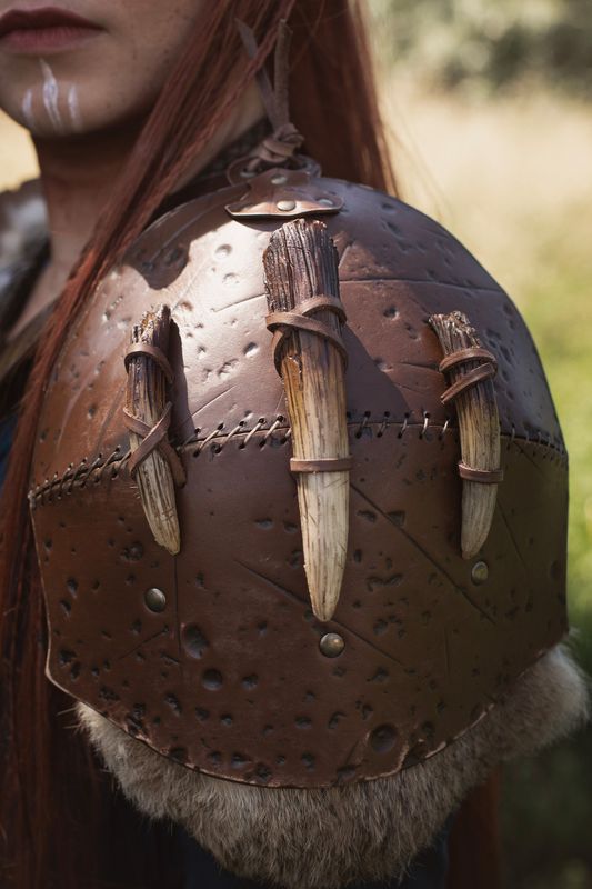 Berserker small leather shoulderpad