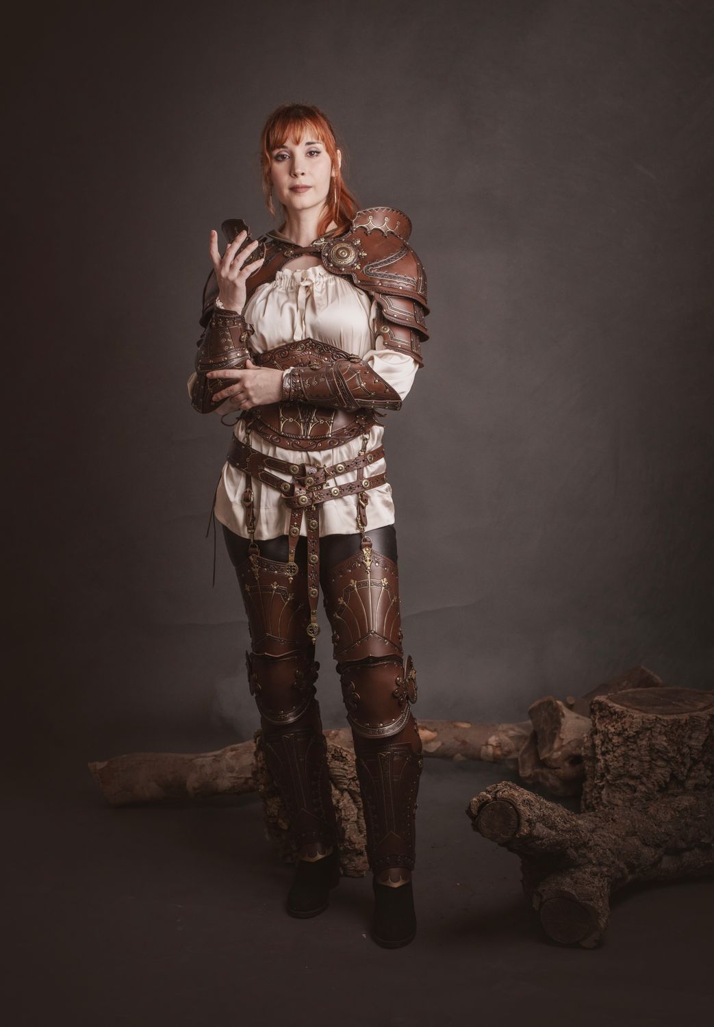 Alstor Leather Full Leg Armor. Articulated Knight Greaves.