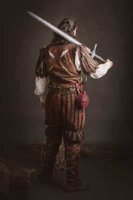 Greatsword. Zweihander. Longsword