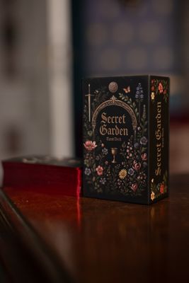 Secret Garden Tarot Deck