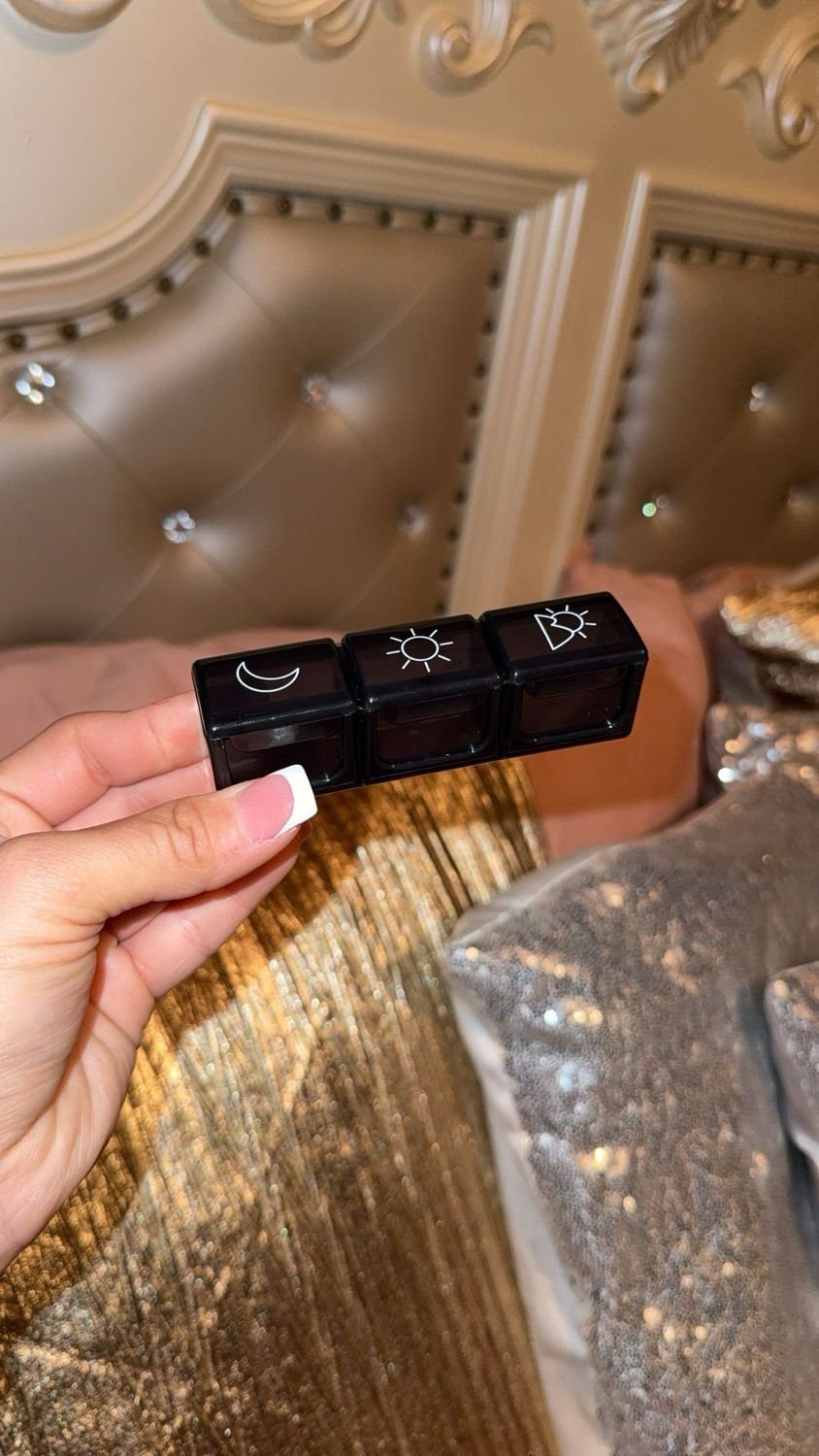 Black day Travel pill box 🖤✨