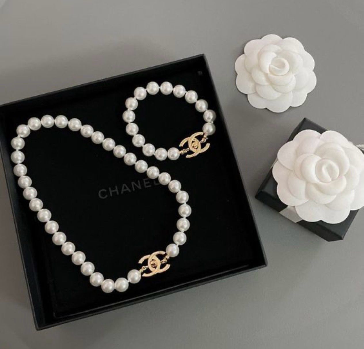 CHANEL PEARL SET 