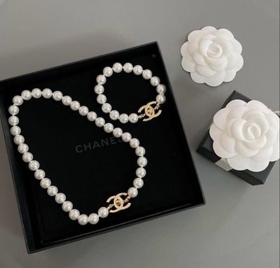 CHANEL PEARL SET 