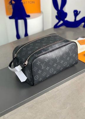 LOUIS VUITTON TOILETRY BAGS 