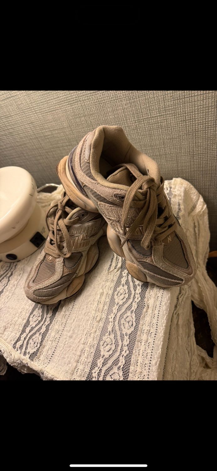 Pre loved new balance sneakers size 7 