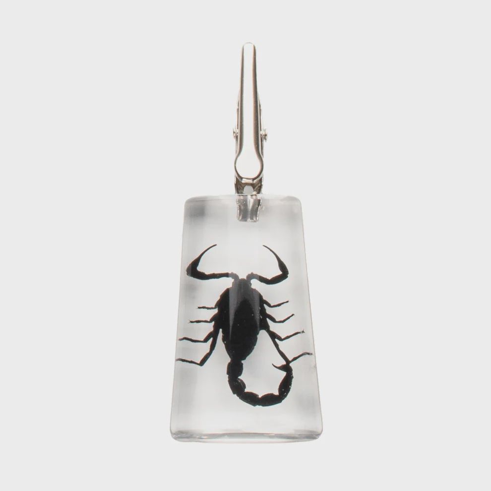 Creature GEAR Premium®  Stand-Up Black Scorpion Clip