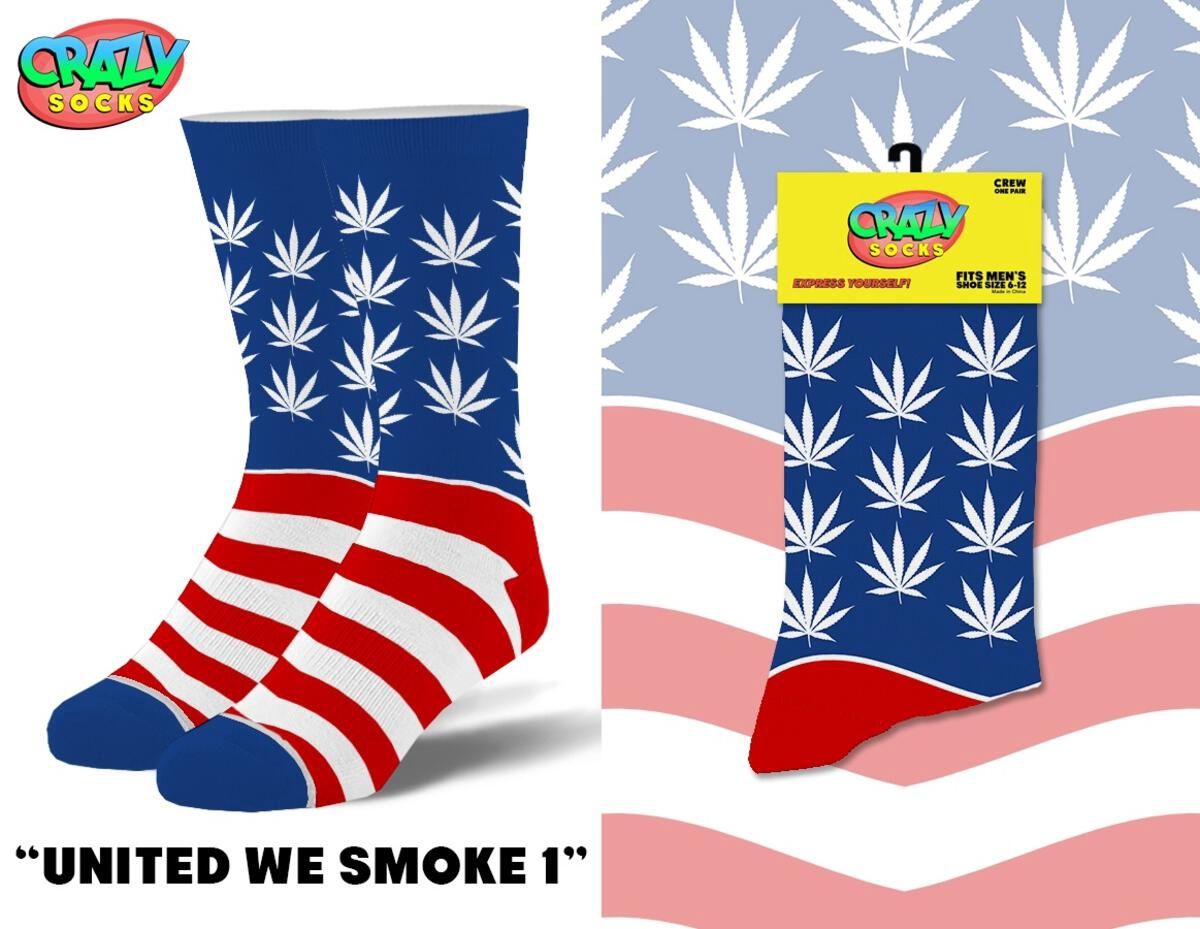 United We Smoke Men's Crew Socks