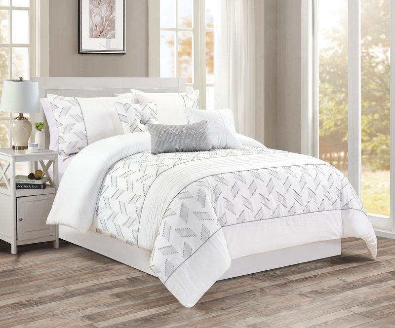 Davina 7-Piece Comforter Set Davina 7-Piece Comforter Set
