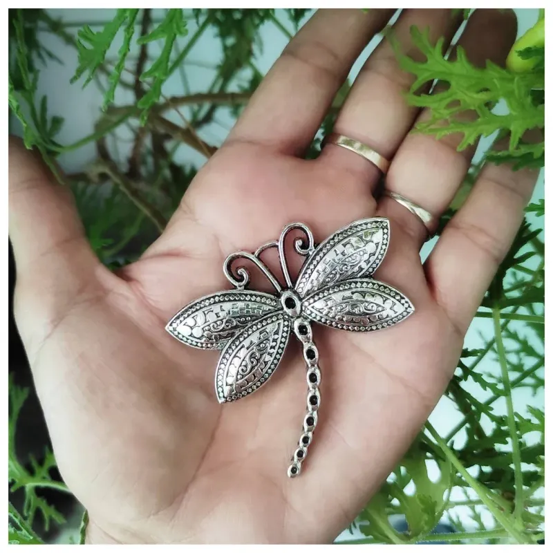 Broche libélula para chaquetas, libélula dorada o plateada, cierra capas, cierre de escotes, broche para pañuelos