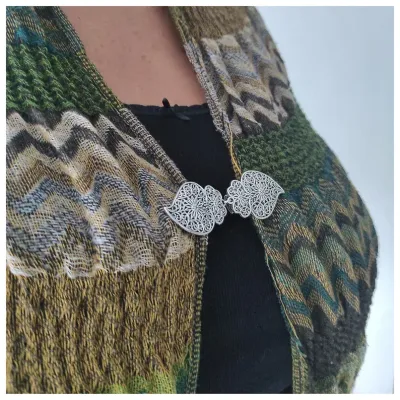 Broche hoja labrada, corazón portugués, cerrar chaqueta sin botones, unir chaqueta, cerrar capa, pinza cierre