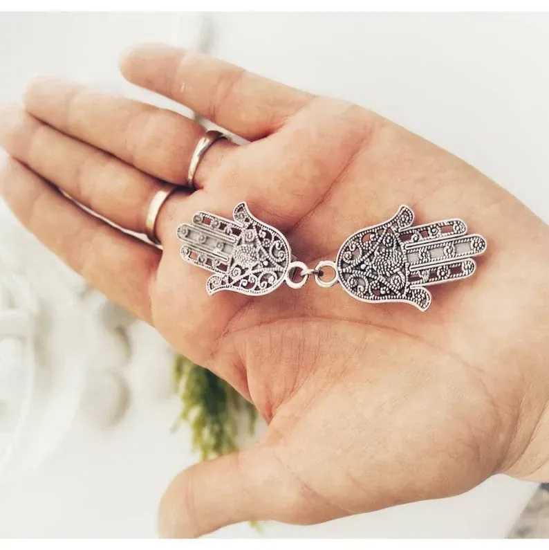 Broche mano de Fátima, broche para cerrar chaquetas sin botones, sujetar pañuelos, abrochar ponchos, clips de cierre