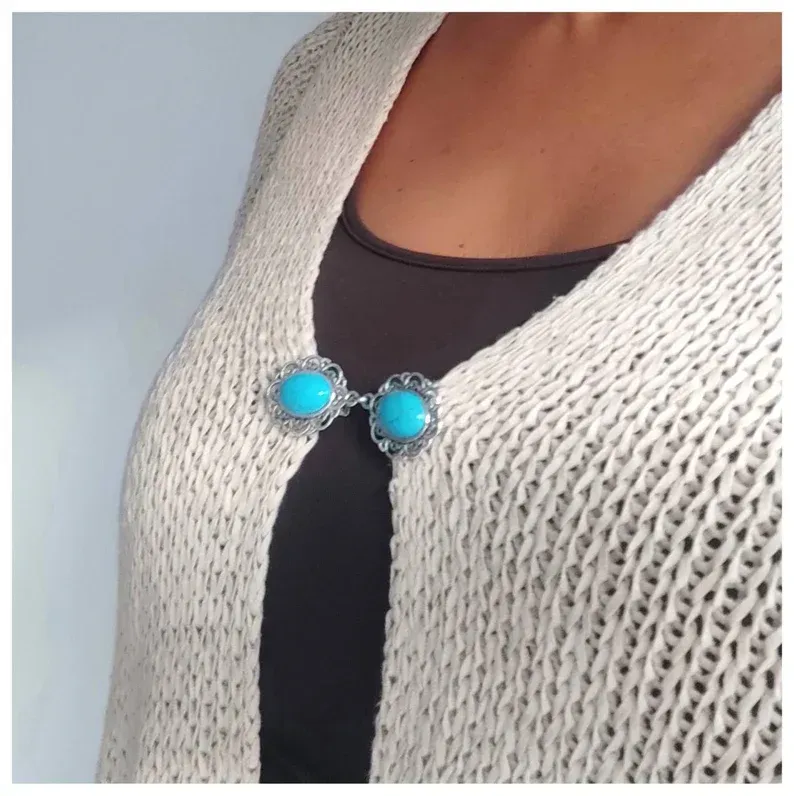 Broche turquesa romántico para cerrar chaquetas, sujetar pañuelo, cerrar capas y pasminas