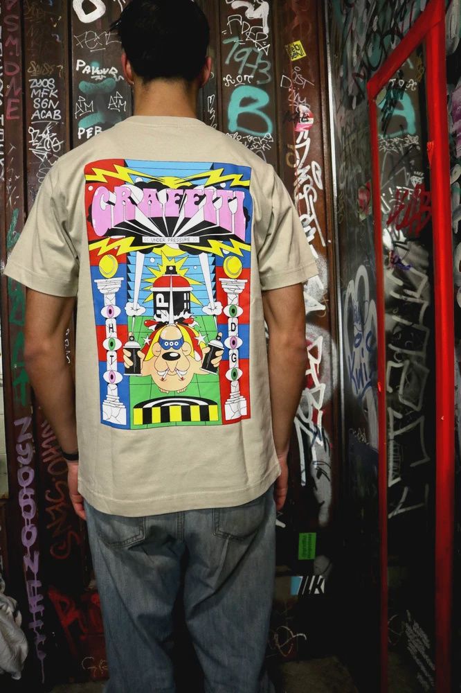 Underpressure X HotDog &quot;All eyes&quot; T-Shirt - Dusty Sand