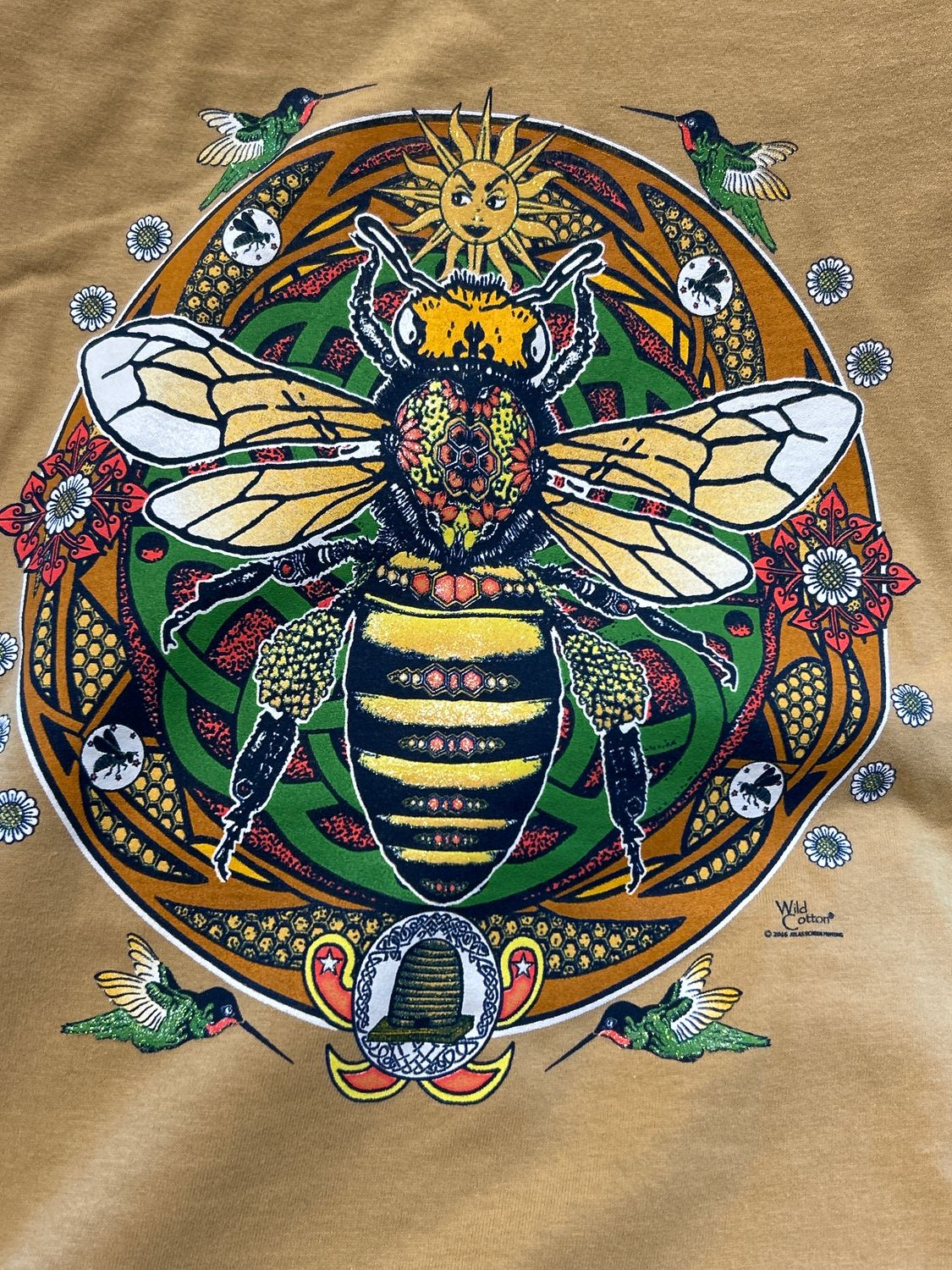 T-Shirt - Queen Bee, Size: Small