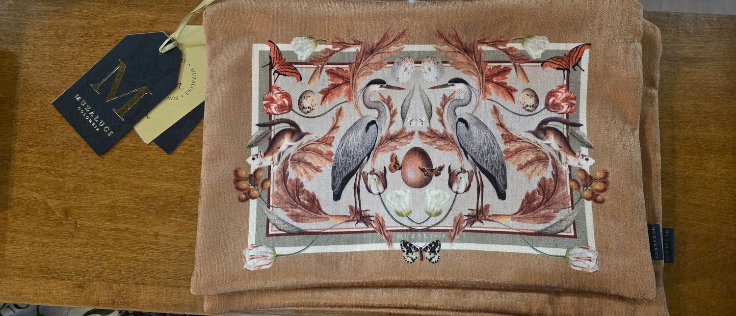 Muzaluci Handbag, Design: Aurora