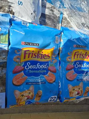 Cat Food Friskies