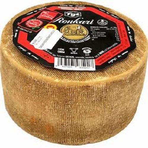 Queso curado de oveja elaborado con leche cruda DOP Roncal