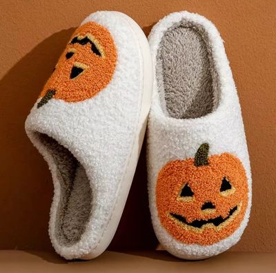 Halloween house shoes 🎃
