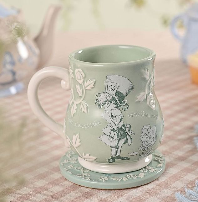 Taza relieve alicia en el pais de las maravillas (sombrerero loco)