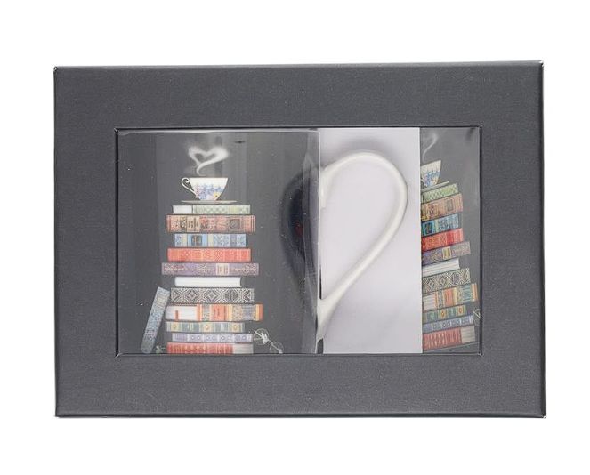 Juego taza + plato café pila de libros + caja