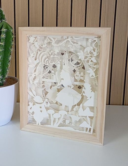 Lampara alicia en el pais de las maravillas