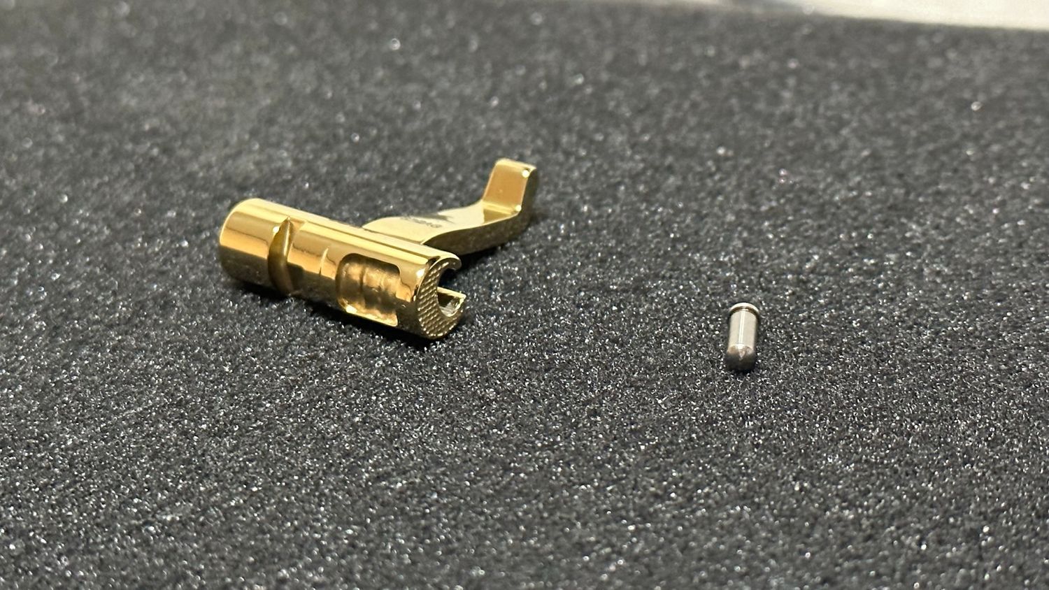 Only Knurled D2 Cam/S7 Lever Gold PVD