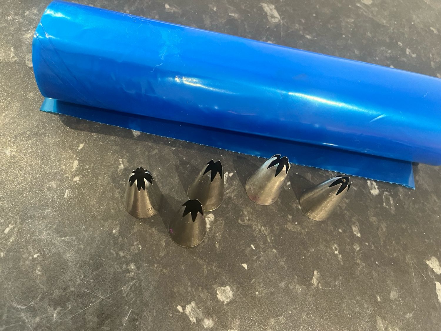 Piping bags and tips