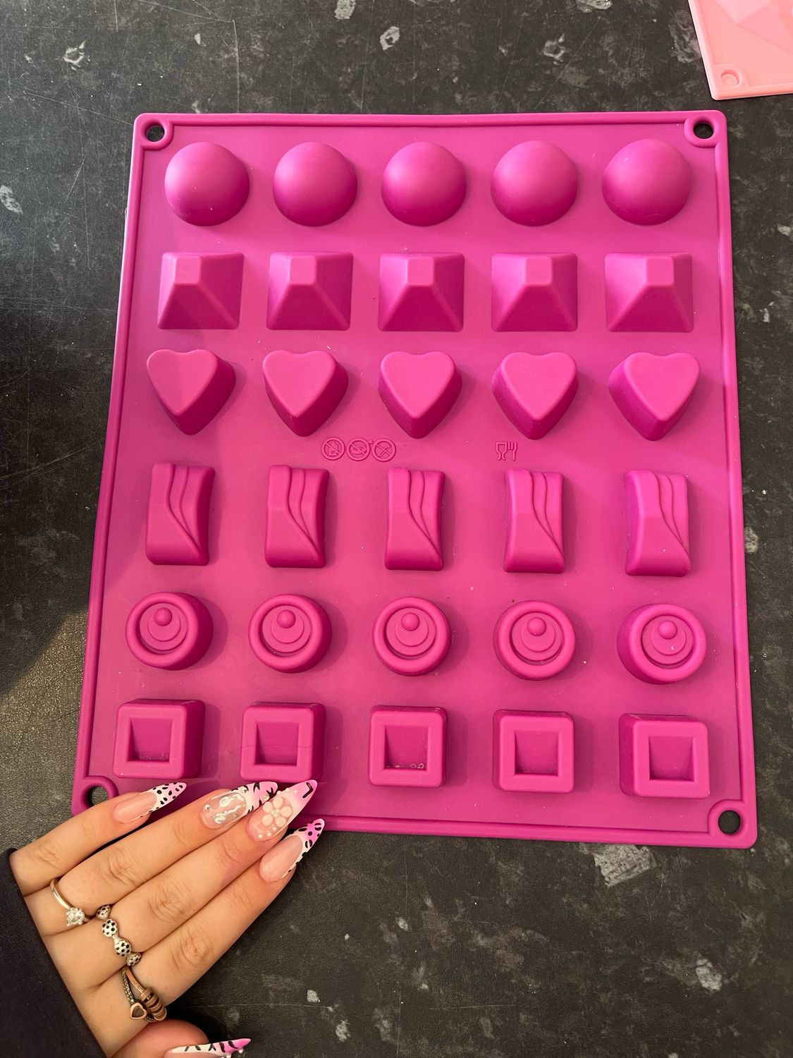 Shape mould Shape mould