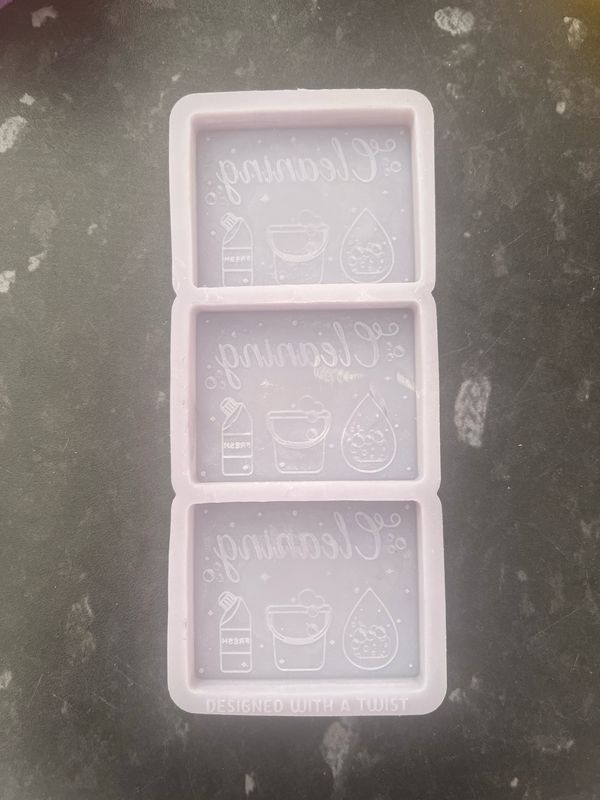 Cleaning mould Cleaning mould