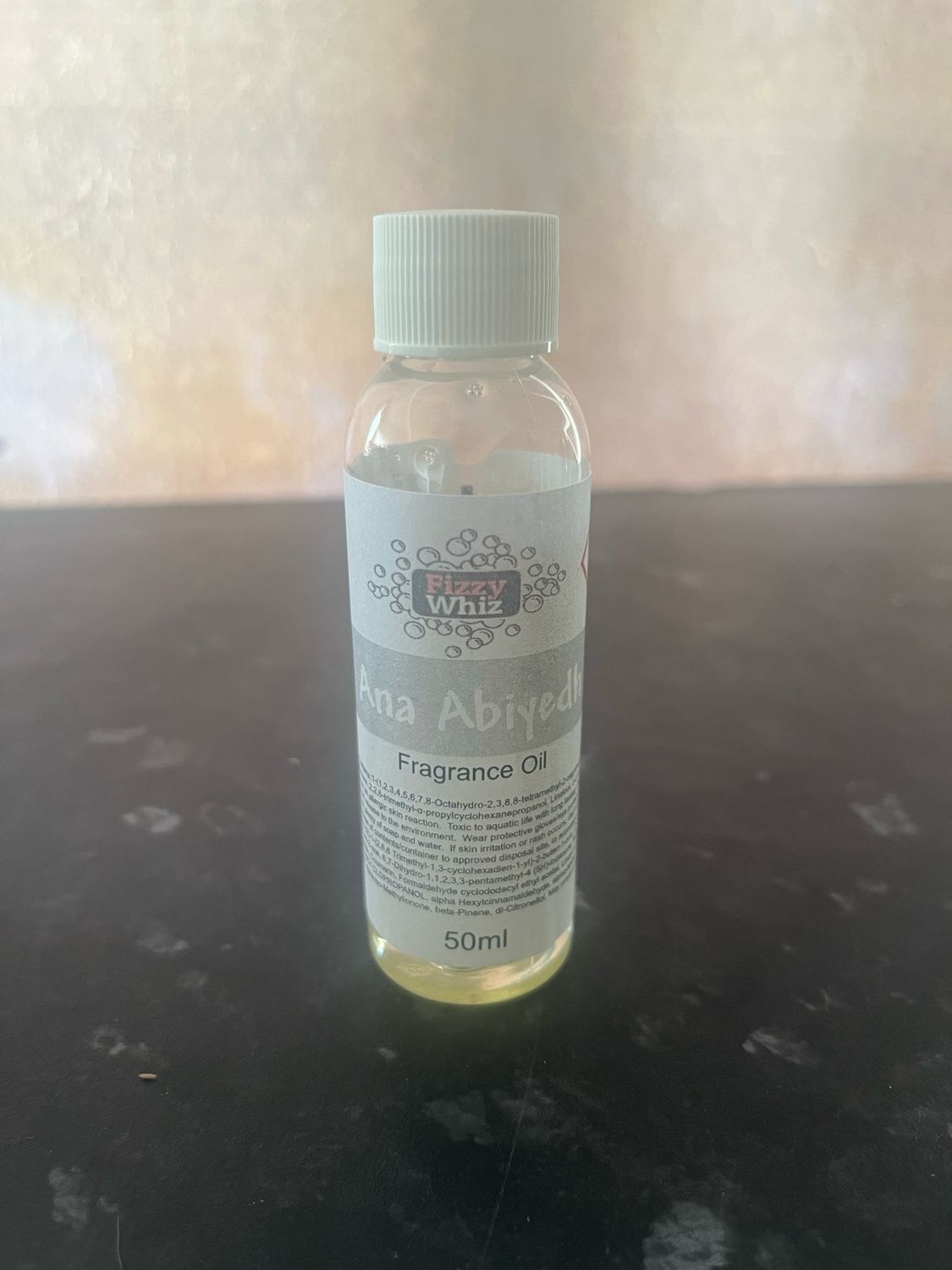 Ana Abiyedh Fragrance oil