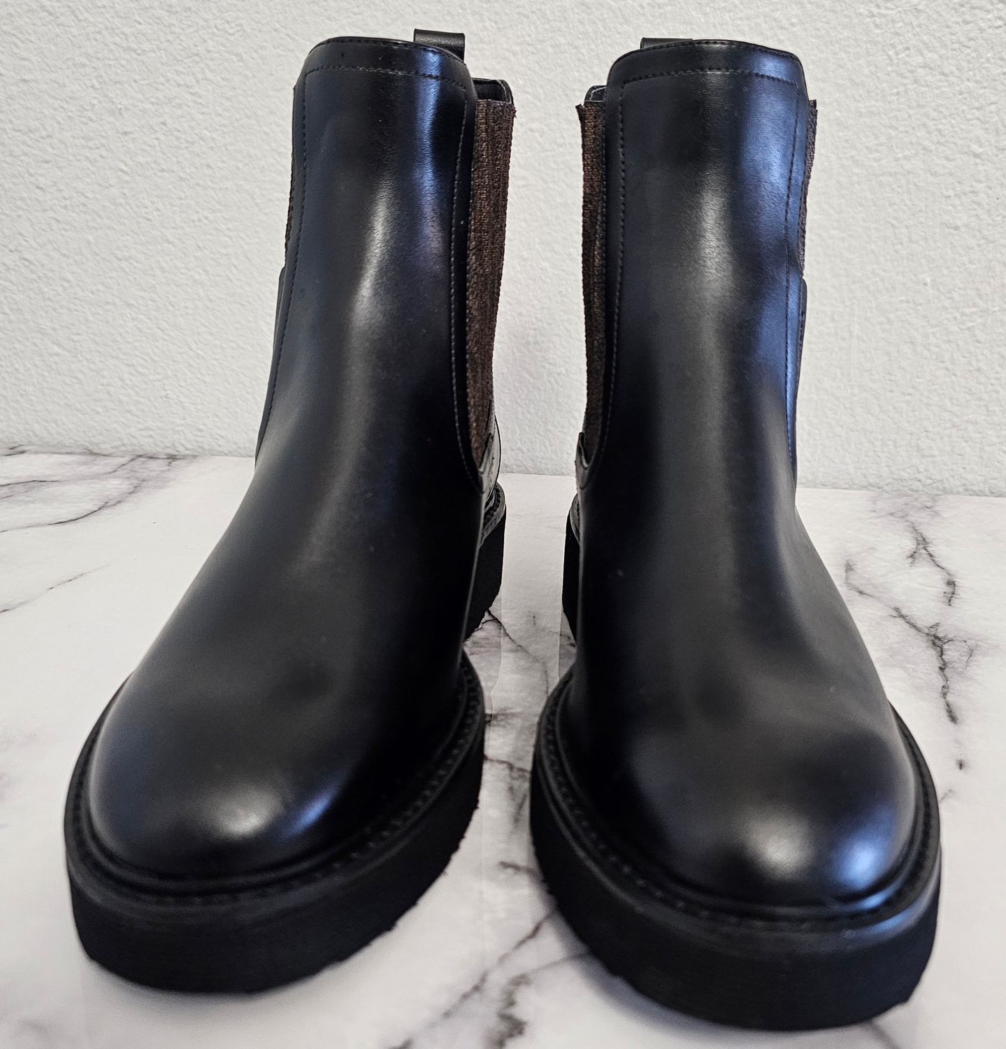 Michael Kors boots size 8