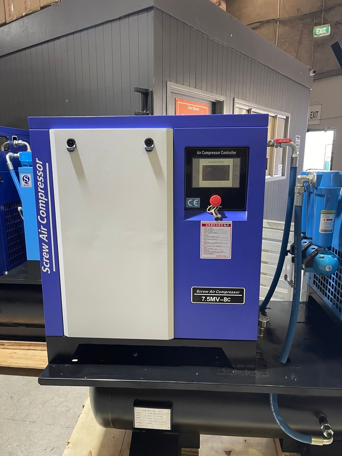 Combo - 20 Hp Screw Compressor + inbuilt Dryer and 300 Ltr Tank