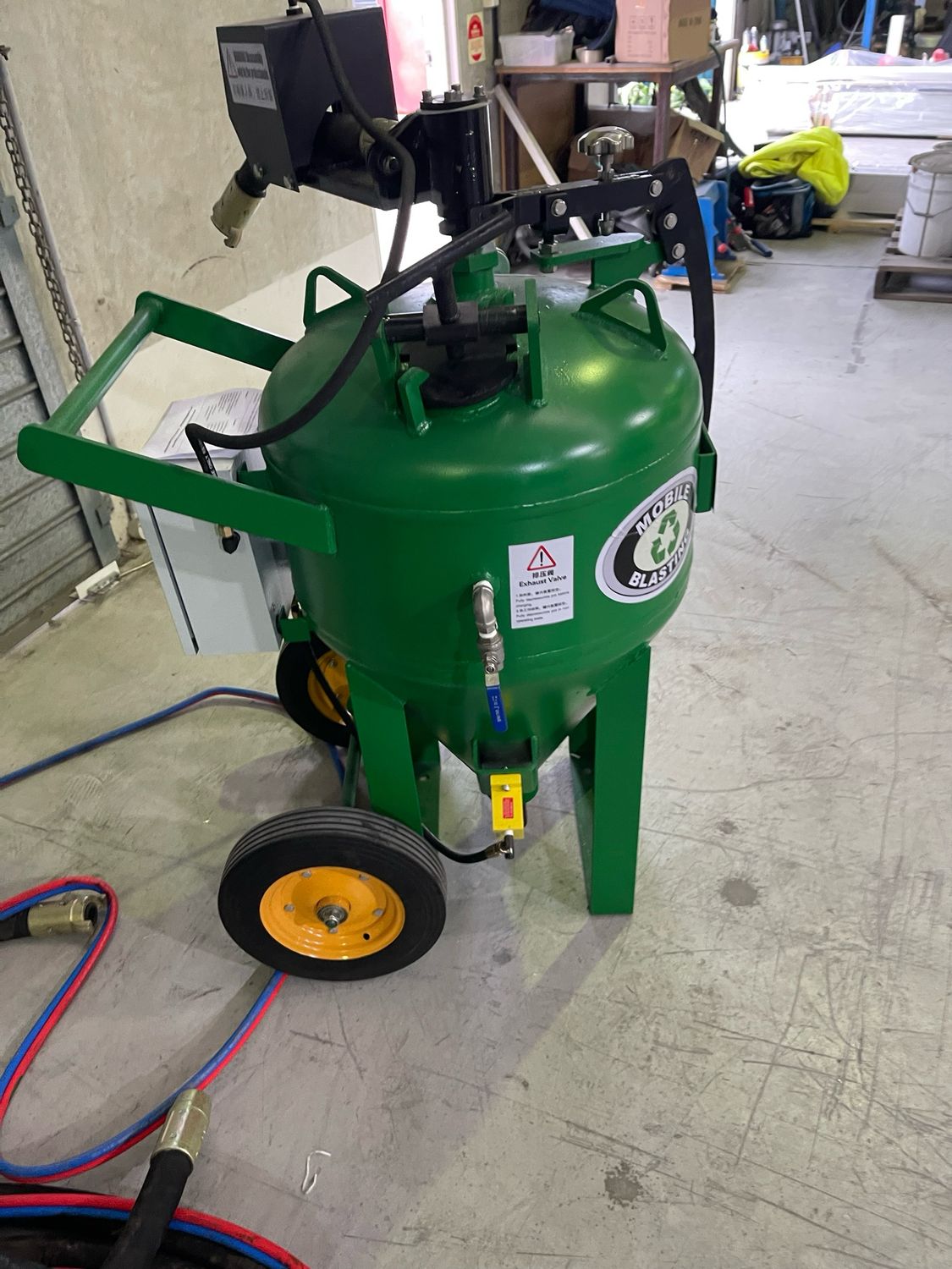 DB500 Dustless Blaster