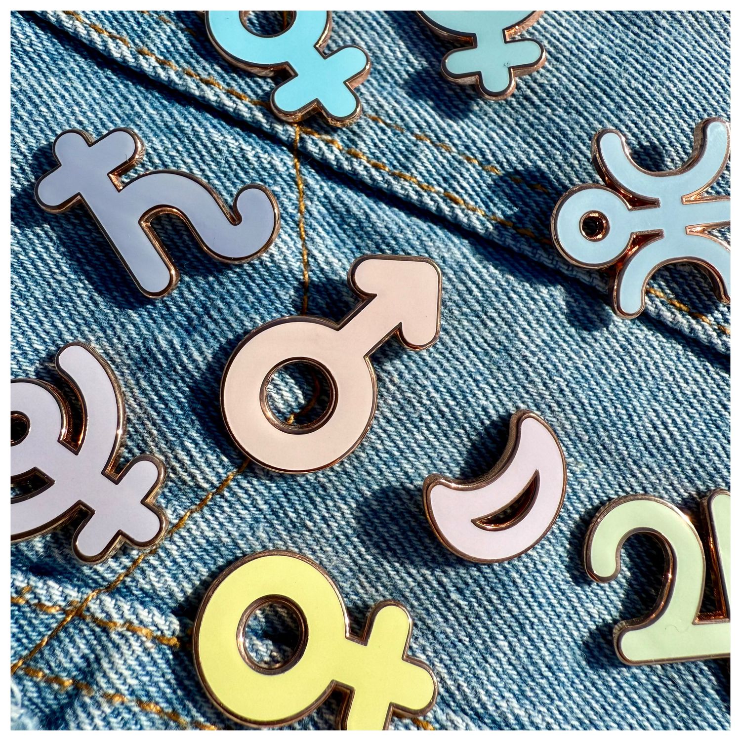 Mini Planet - Enamel Pins
