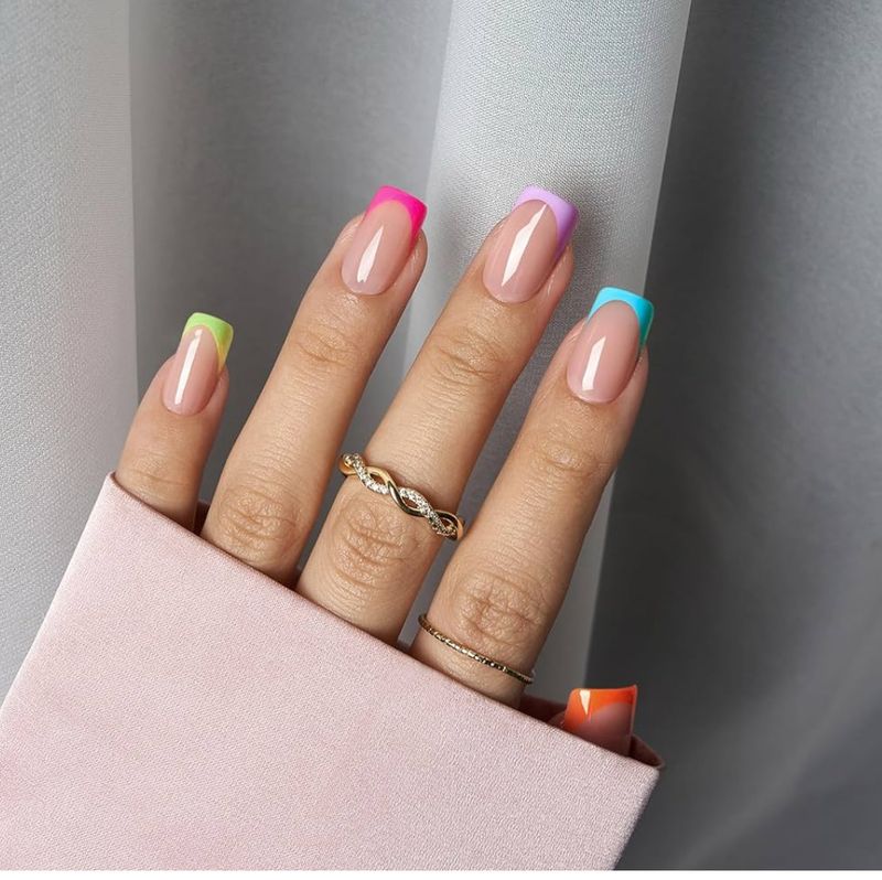 Press On Nails - Classic Short French Tip - Pastel