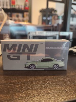 Nissan Skyline GT-R (R34) Tommykaira R-z Millenium Jade 1/64