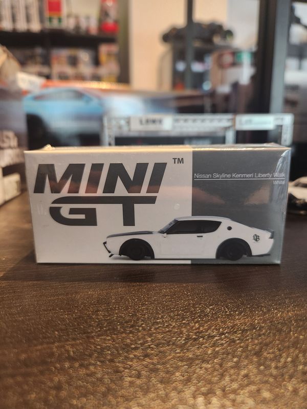 Nissan Skyline Kenmeri Liberty Walk 1/64
