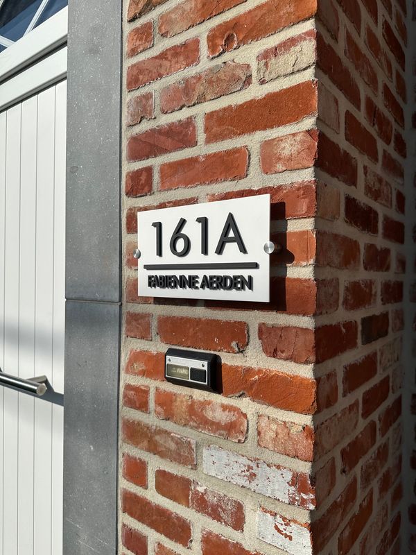 Huisnummer Rechthoek - Nr &amp; Eigen tekst uitstekend (25cm x 15cm)