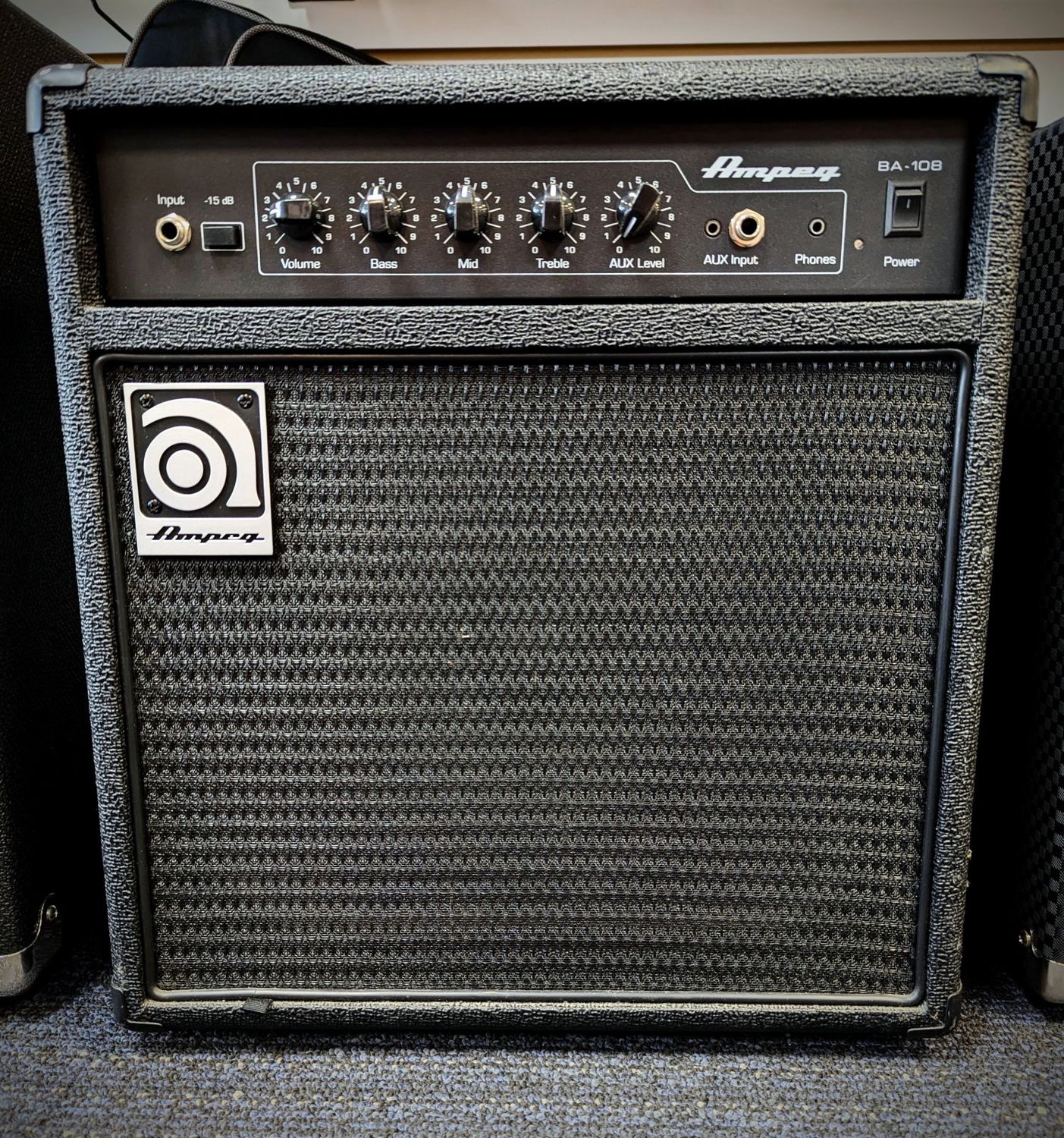 CONSIGN Ampeg BA-108 Bass Amplifier
