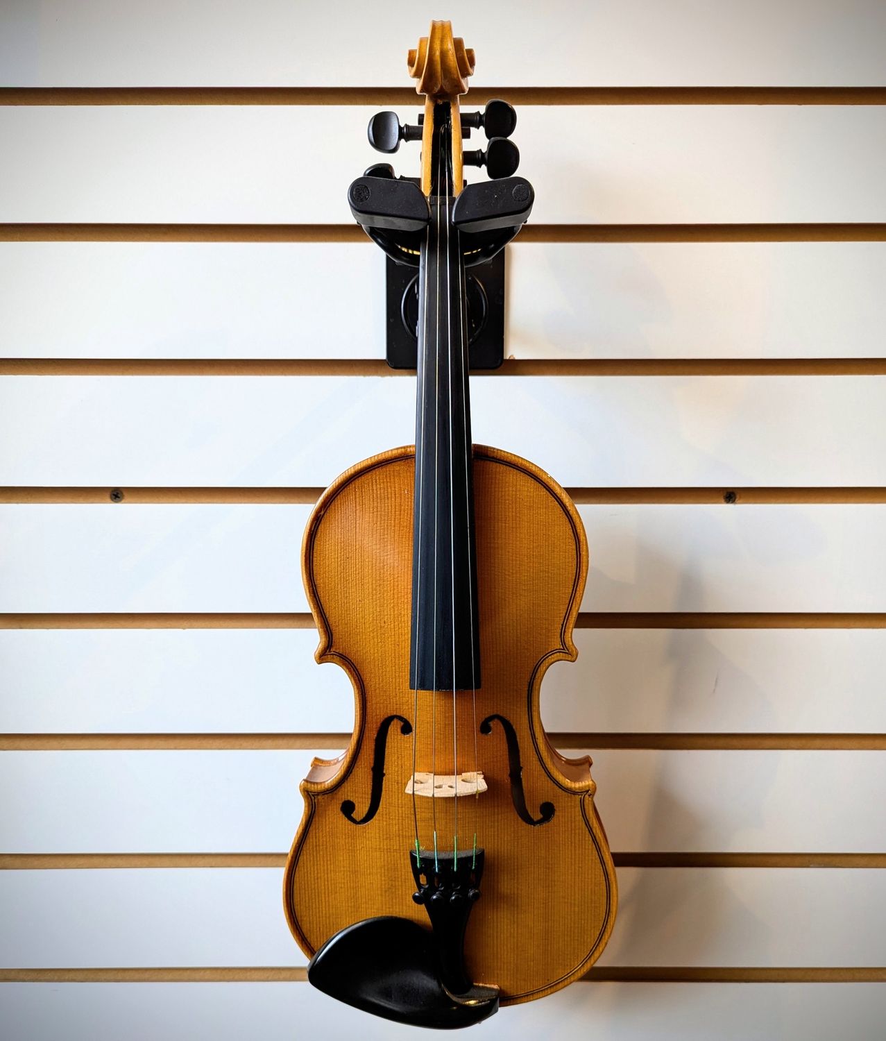 CONSIGN Antonius 1/2-Size Violin Outfit with Case &amp; Bow