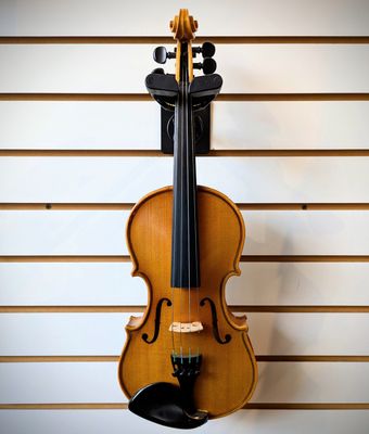 CONSIGN Antonius 1/2-Size Violin Outfit with Case &amp; Bow