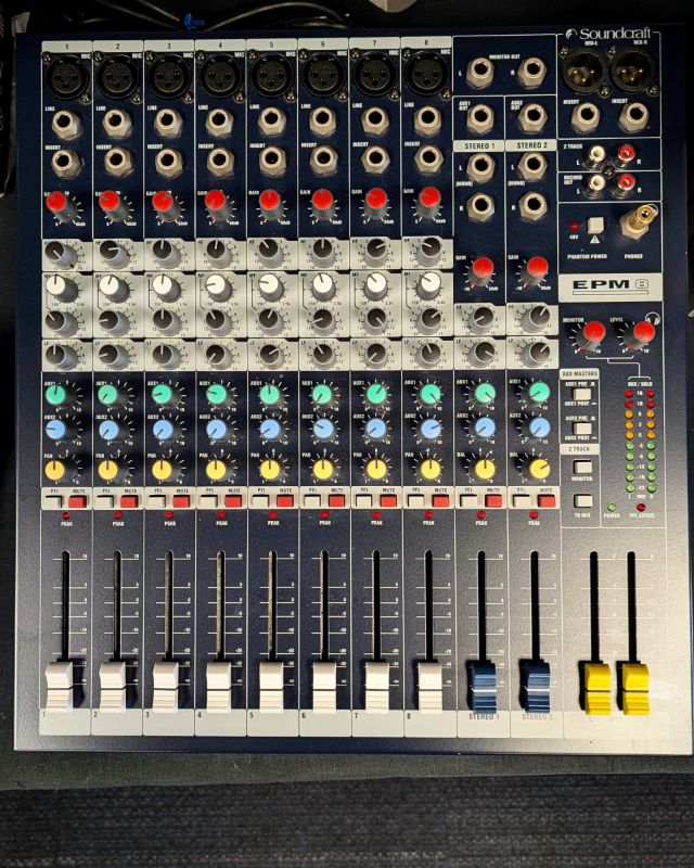 CONSIGN Soundcraft EPM8 10-channel Analog Mixer