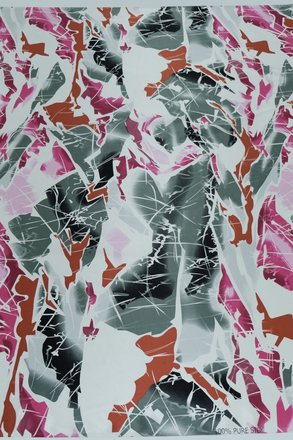 [ 24536 ] SilkSatinPrtd-8891-114-03-GreenPink per Meter