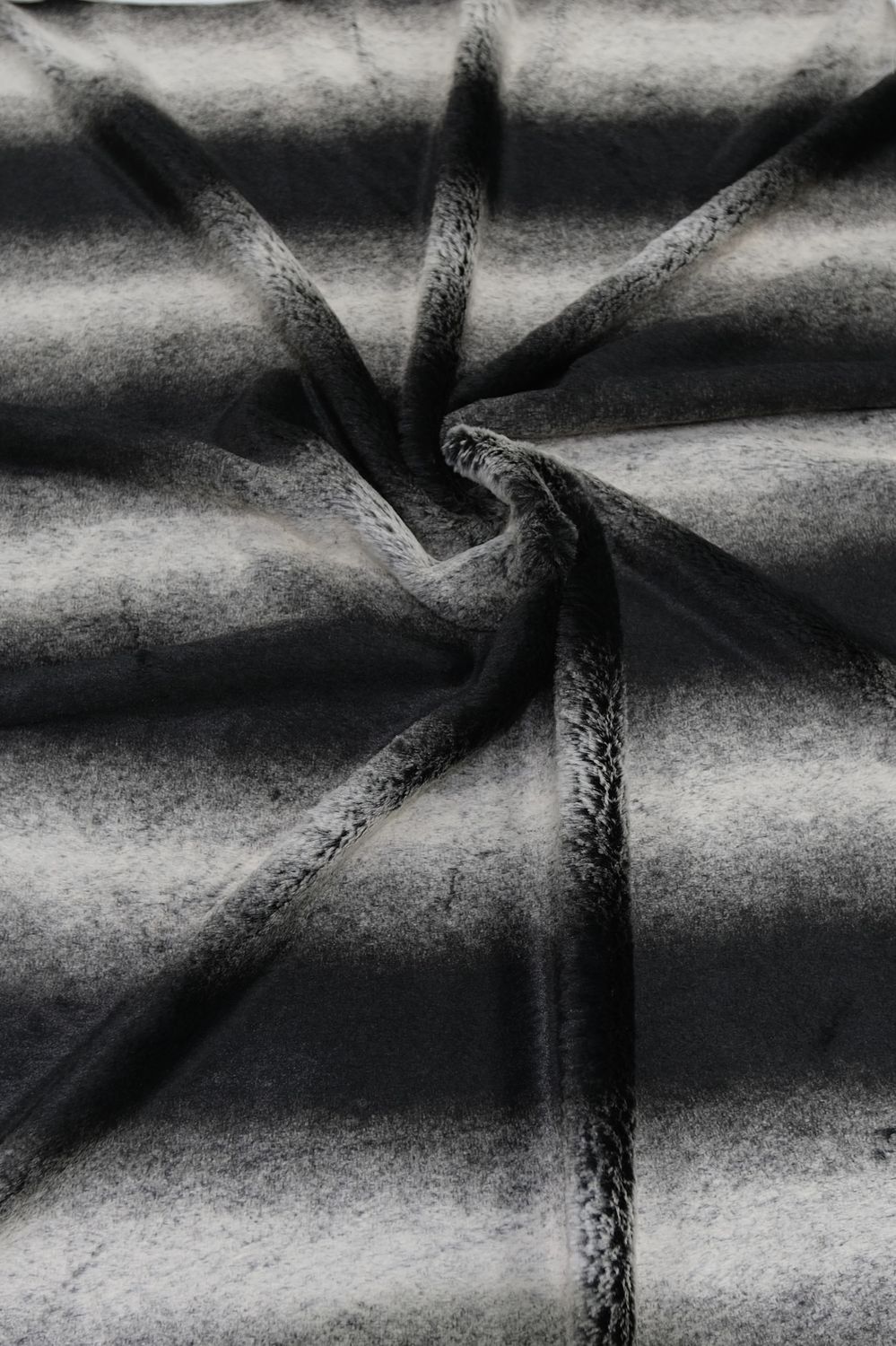 Faux Fur [ FFSH-HANP3-23 ] FauxFurrShortHair 160cm-BLACK per Meter
