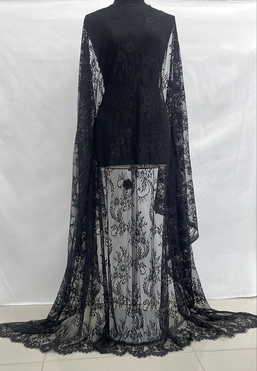 Dress Fabric [ 15068 ] Lace Chantilly Design/137cm/5g/Black per Meter