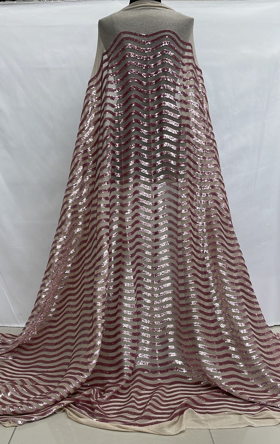 Sequins [ 18491 ] Tulle Embroidered Sequins/140cm/5g/ROSE GOLD per Meter