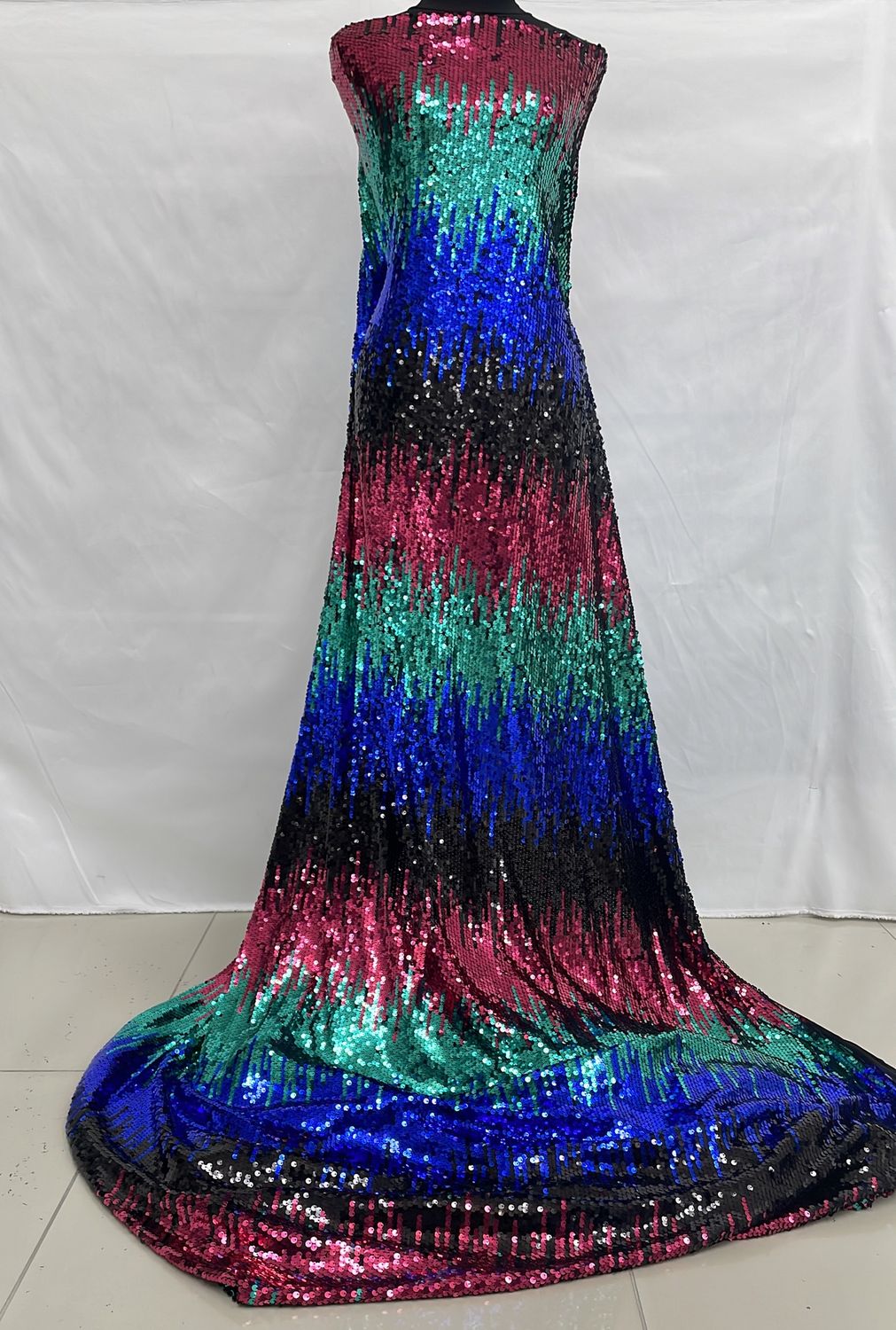 Sequins [ 19726 ] Knit Sequin/137cm/5g/EMER/ROYAL/WINE per Meter