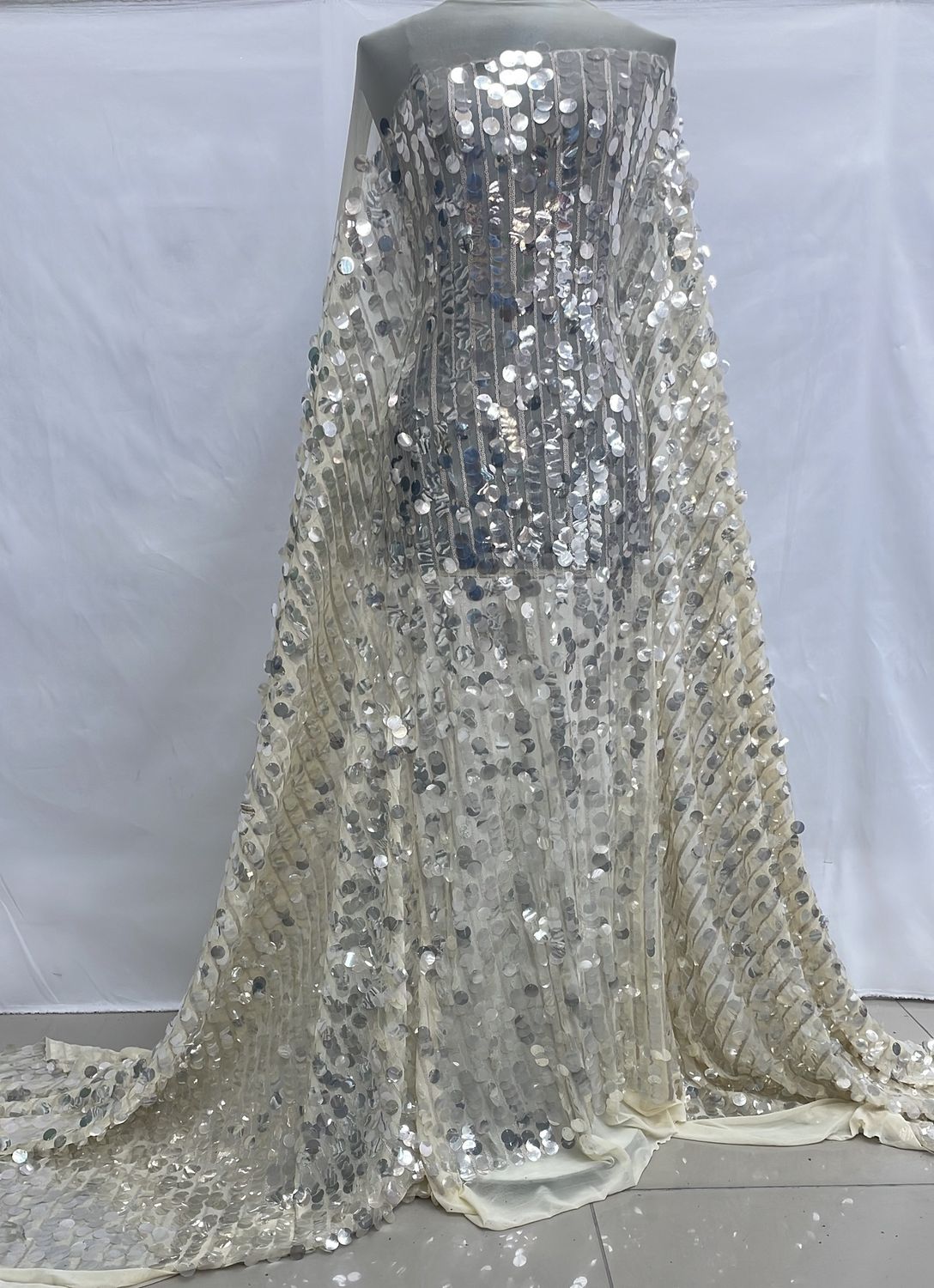 Sequins [ 20956 ] Mesh Embroiery Sequin/145/5g/Cream per Meter