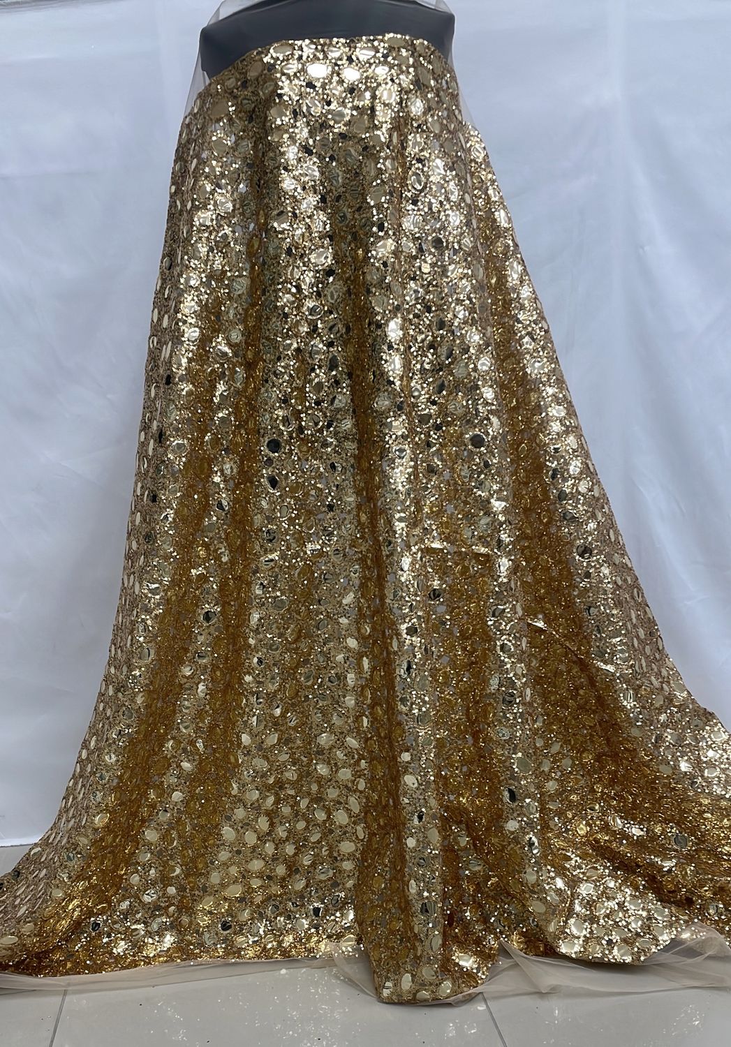 Tulle [ 21922 ] Tulle Emb Secq With Mirror-137-Gold-005 per Meter
