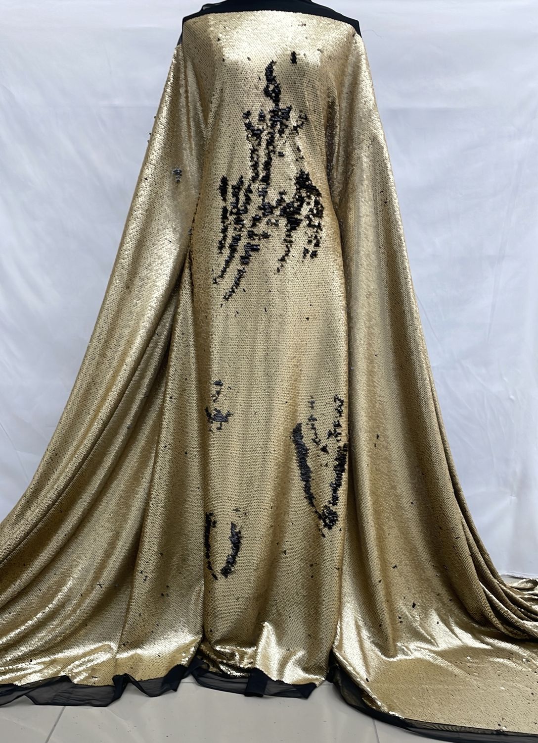 Sequins [ 25096 ] Tulle Sequence-GZ-1301-137- Black / Matt gold-78 per Meter